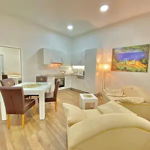 Steiner Residences Augarten Апартаменты Вена